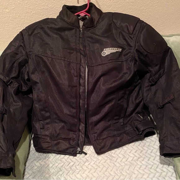Men’s black First Gear mesh Riding Jacket, like new, with armour. Size large. - Picture 10 of 15